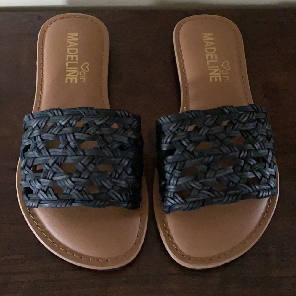 NWT Madeline Girl Sandal